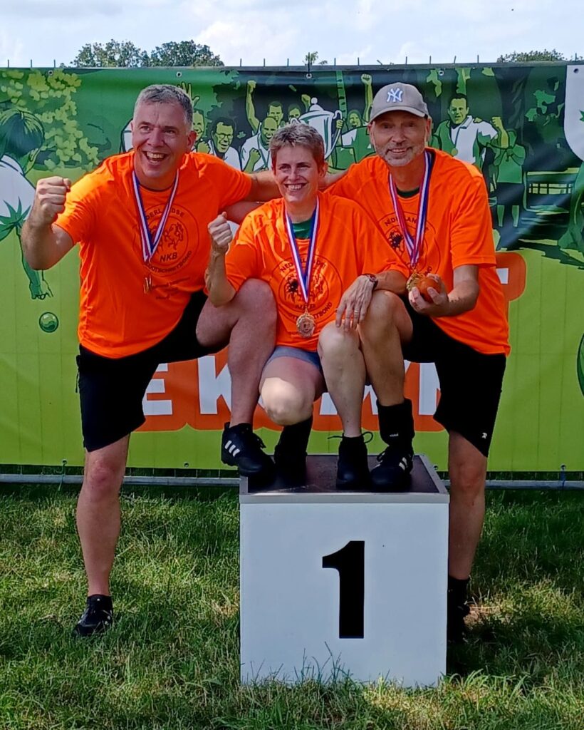 Rood jubileumweekend KV Mander eindigt in oranje